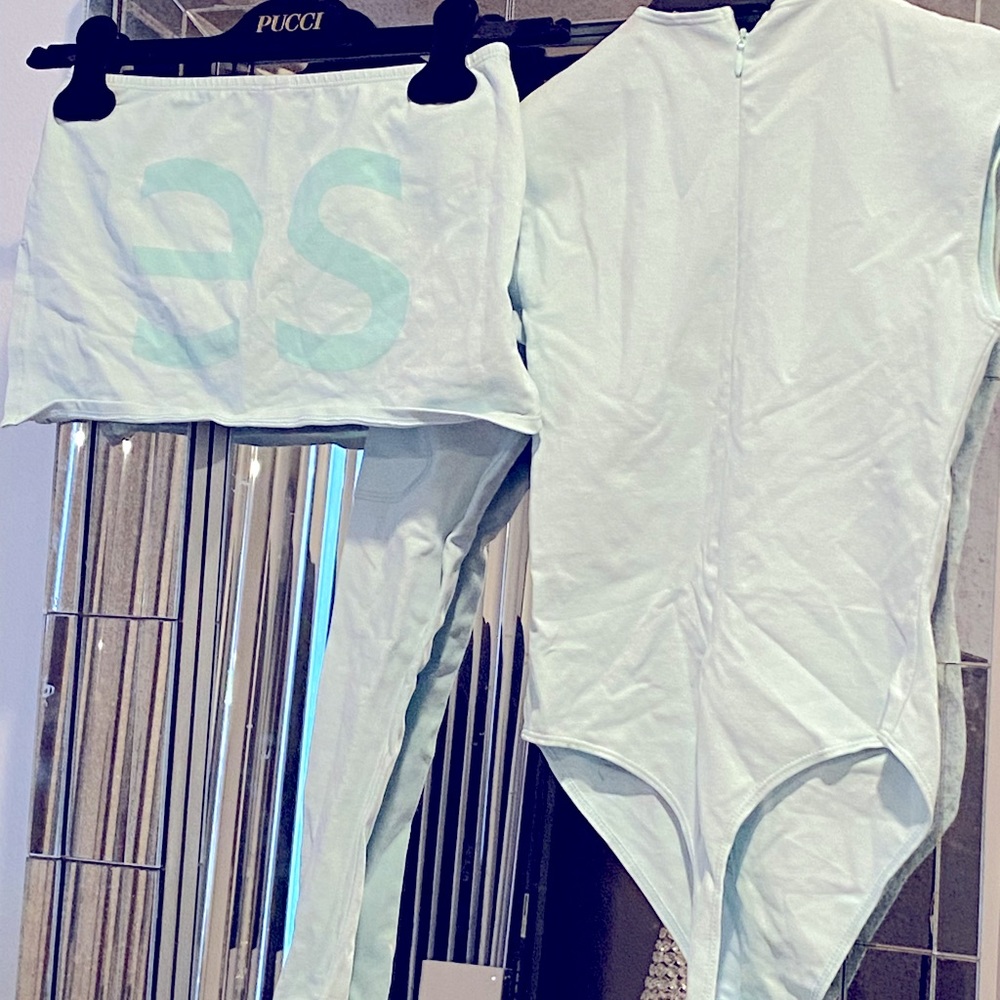 Entire studios bodysuit and skirt set - Picture 2 of 3